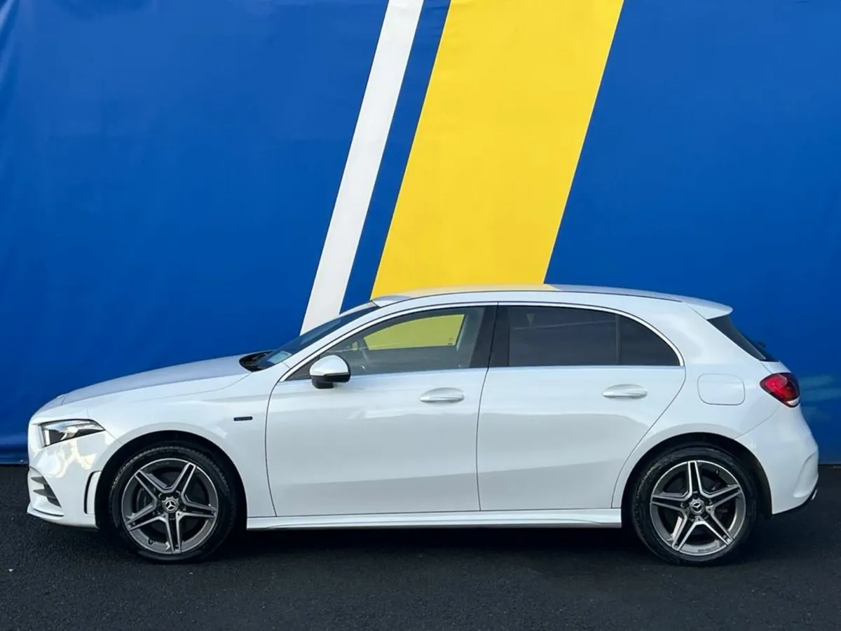 Mercedes-Benz A-Class A250e AMG-LINE 1.3 PLUG-IN H - Image 3