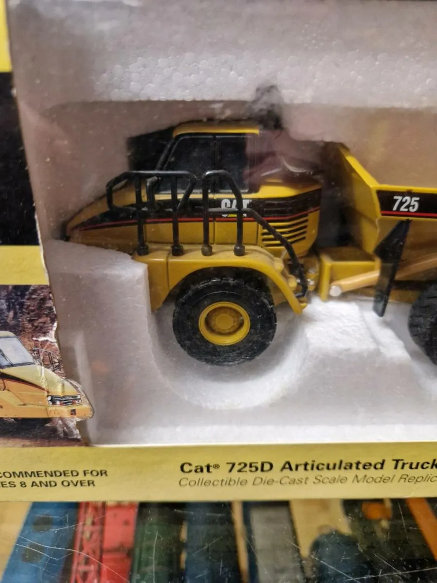 Corgi Norscot Caterpillar Articulated Truck 1.50 - Image 2
