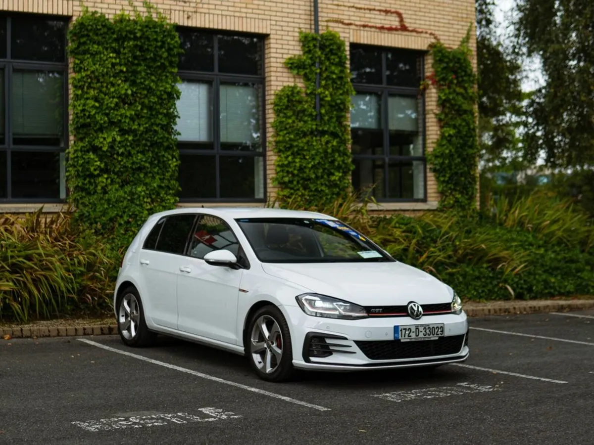 Volkswagen Golf 2.0 GTI AUTO // FULL SERVICE HISTO - Image 2
