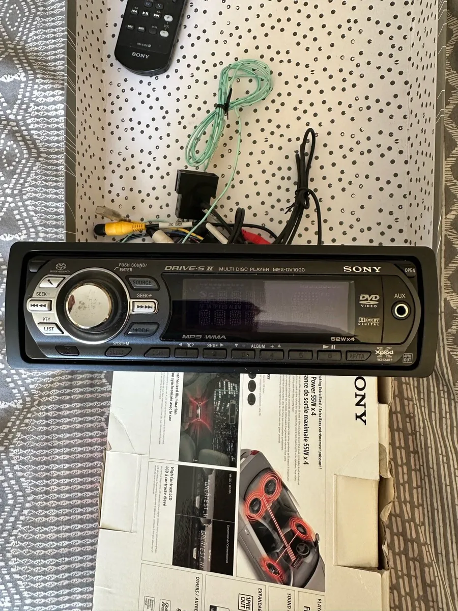 Car stereo - Image 1