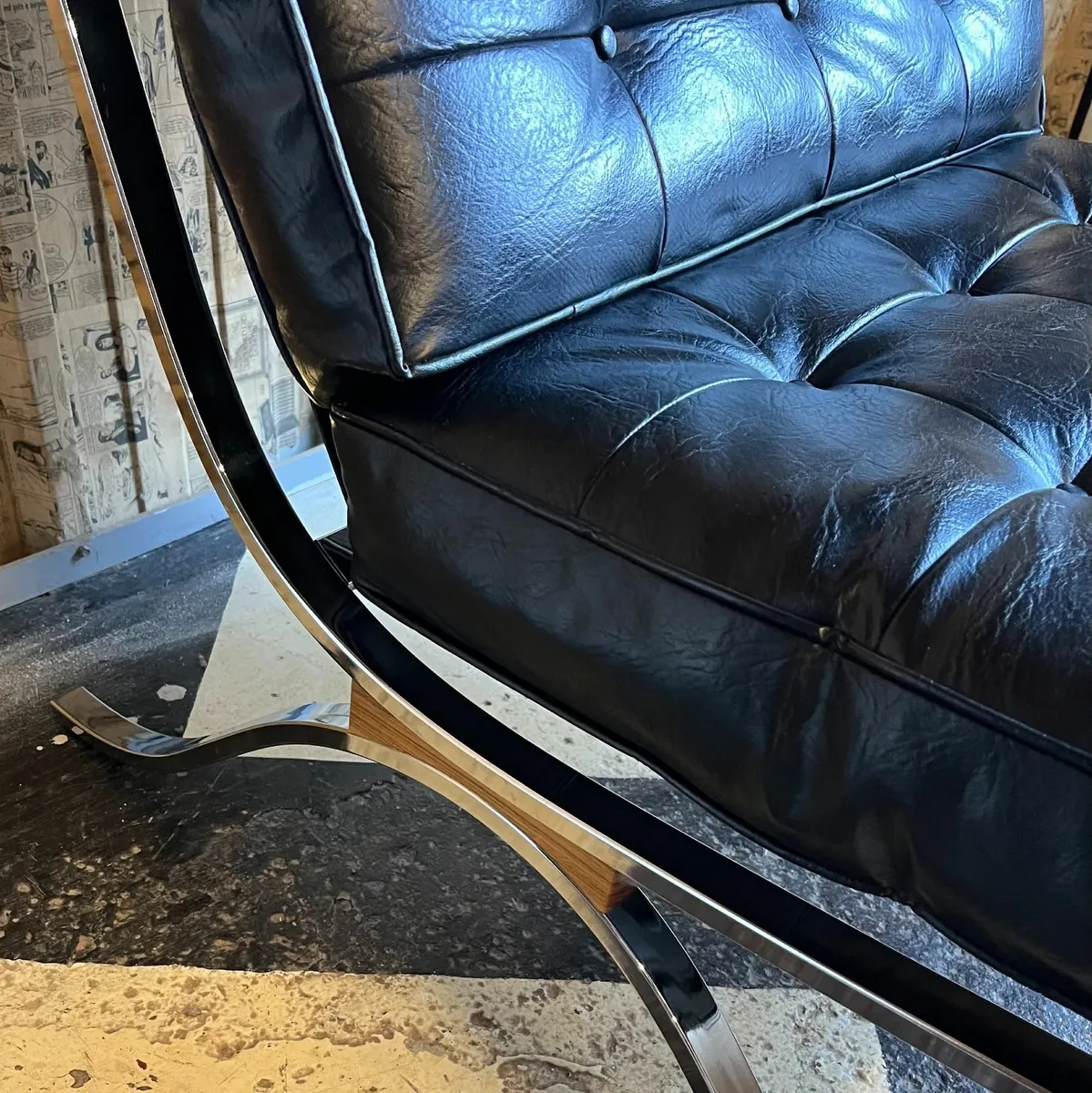 Barcelona style chair by selig - Image 3