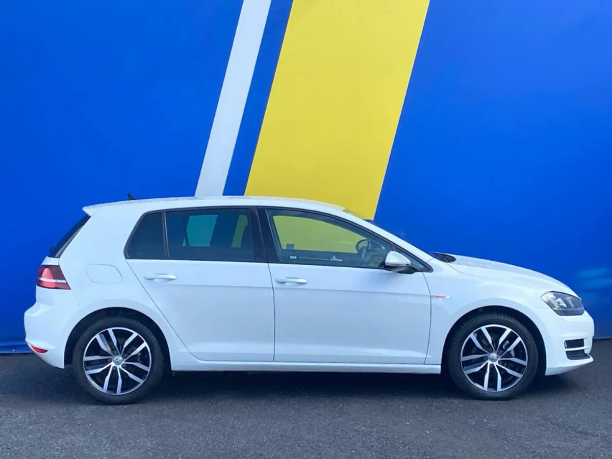 Volkswagen Golf HIGHLINE 1.4 TSI AUTO // ADAPTIVE - Image 2
