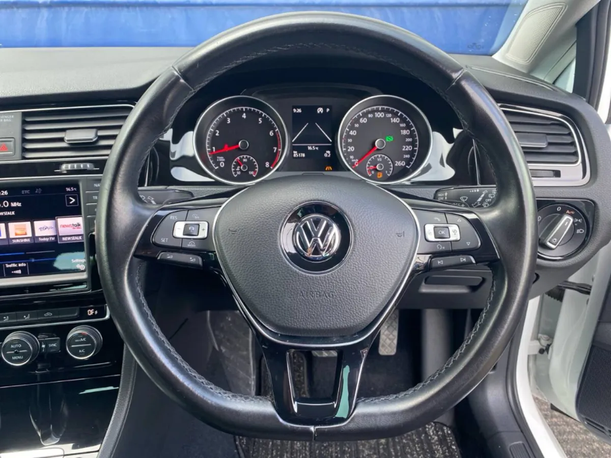 Volkswagen Golf HIGHLINE 1.4 TSI AUTO // ADAPTIVE - Image 4