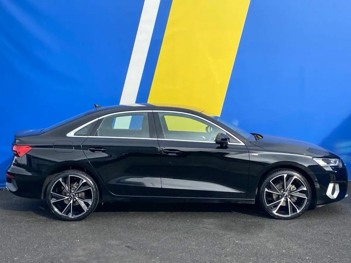 Audi A3 30 TDI S-LINE PACK // PARKING SENSORS // S - Image 2