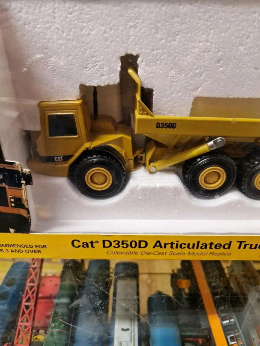 Corgi Norscot Caterpillar Articulated Truck 1.50 - Image 2