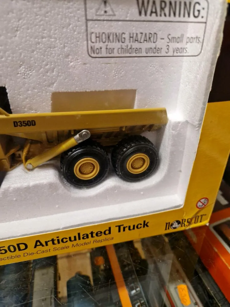 Corgi Norscot Caterpillar Articulated Truck 1.50 - Image 3