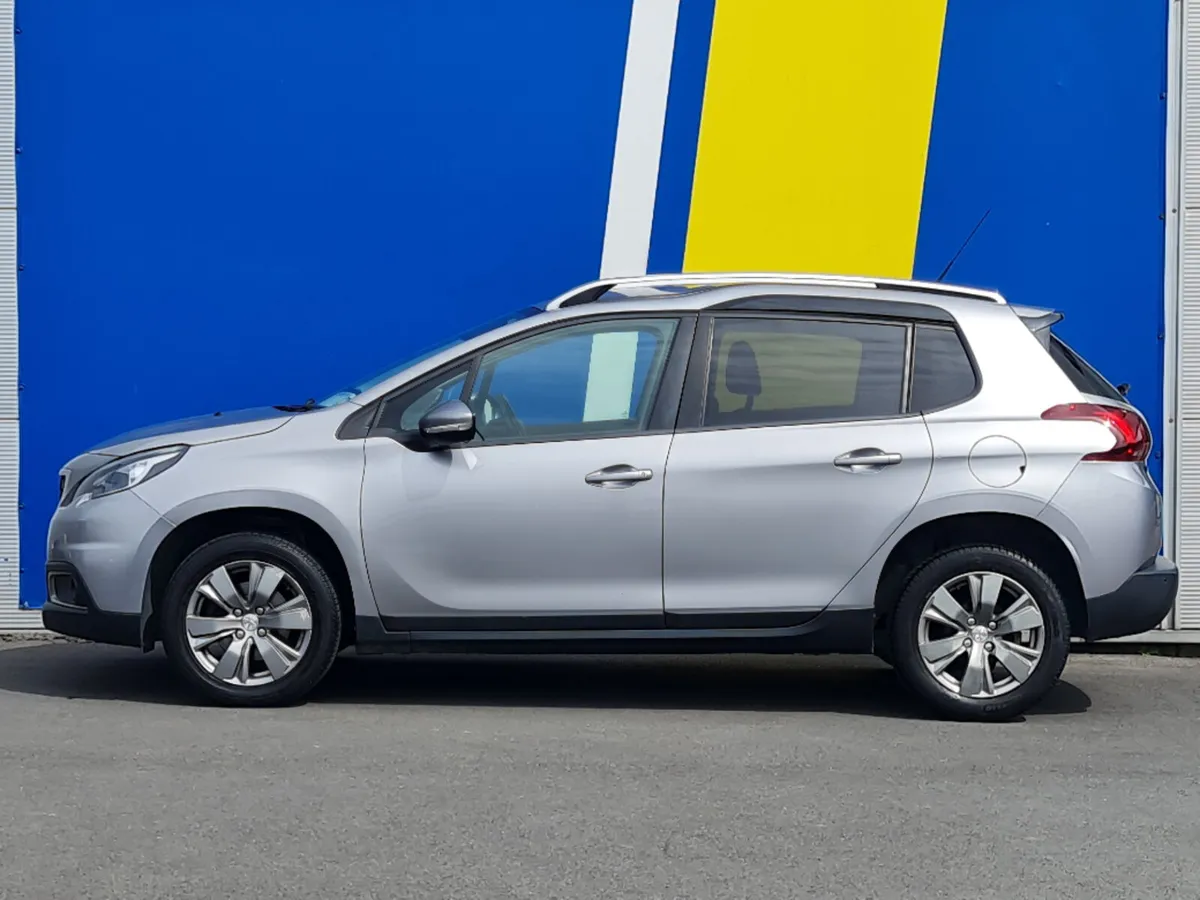 Peugeot 2008 1.2 AUTOMATIC // NEW NCT UNTIL 2027 / - Image 3