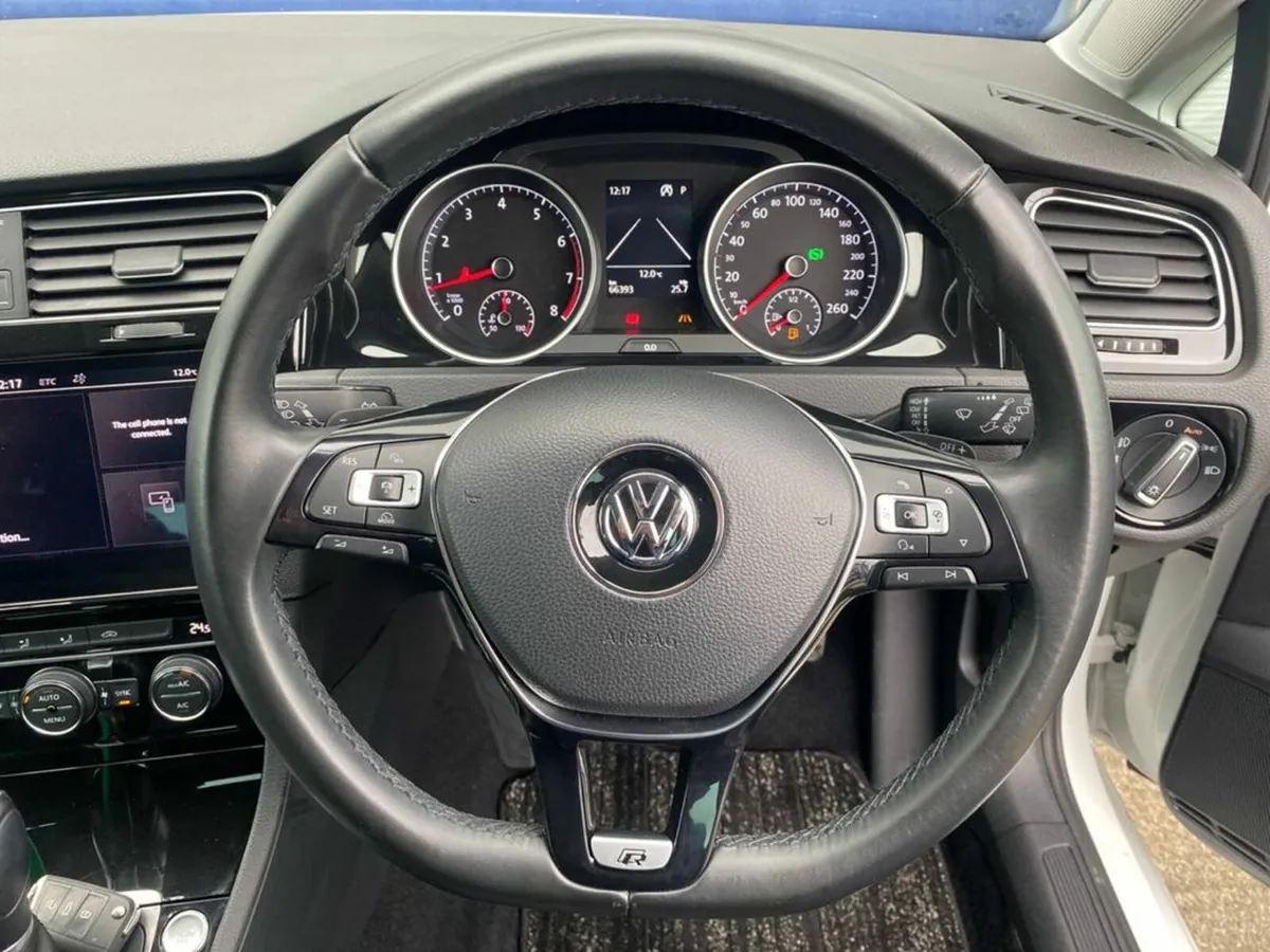 Volkswagen Golf HIGHLINE R-LINE PACK 1.4 TSI AUTO - Image 4