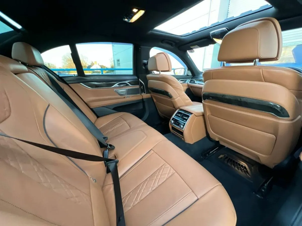 BMW 7-Series 740e M-SPORT 2.0 PLUG-IN HYBRID AUTO - Image 4