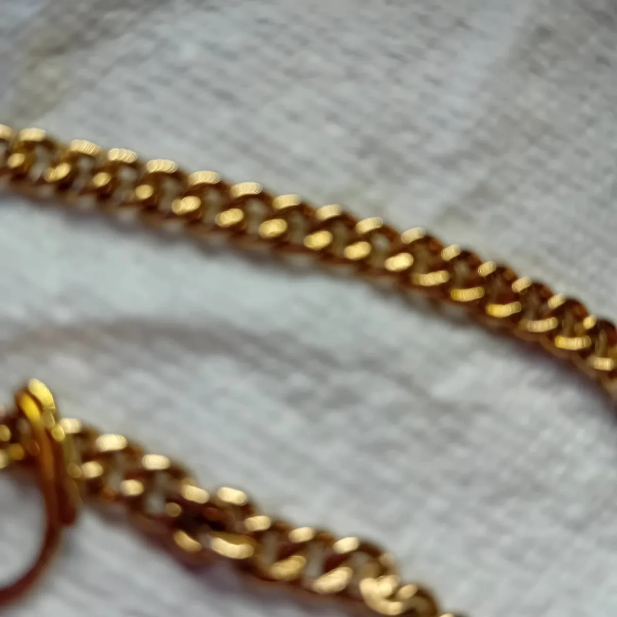 Beautiful  9 CT Gold Antique Charm  Bracelet - Image 4
