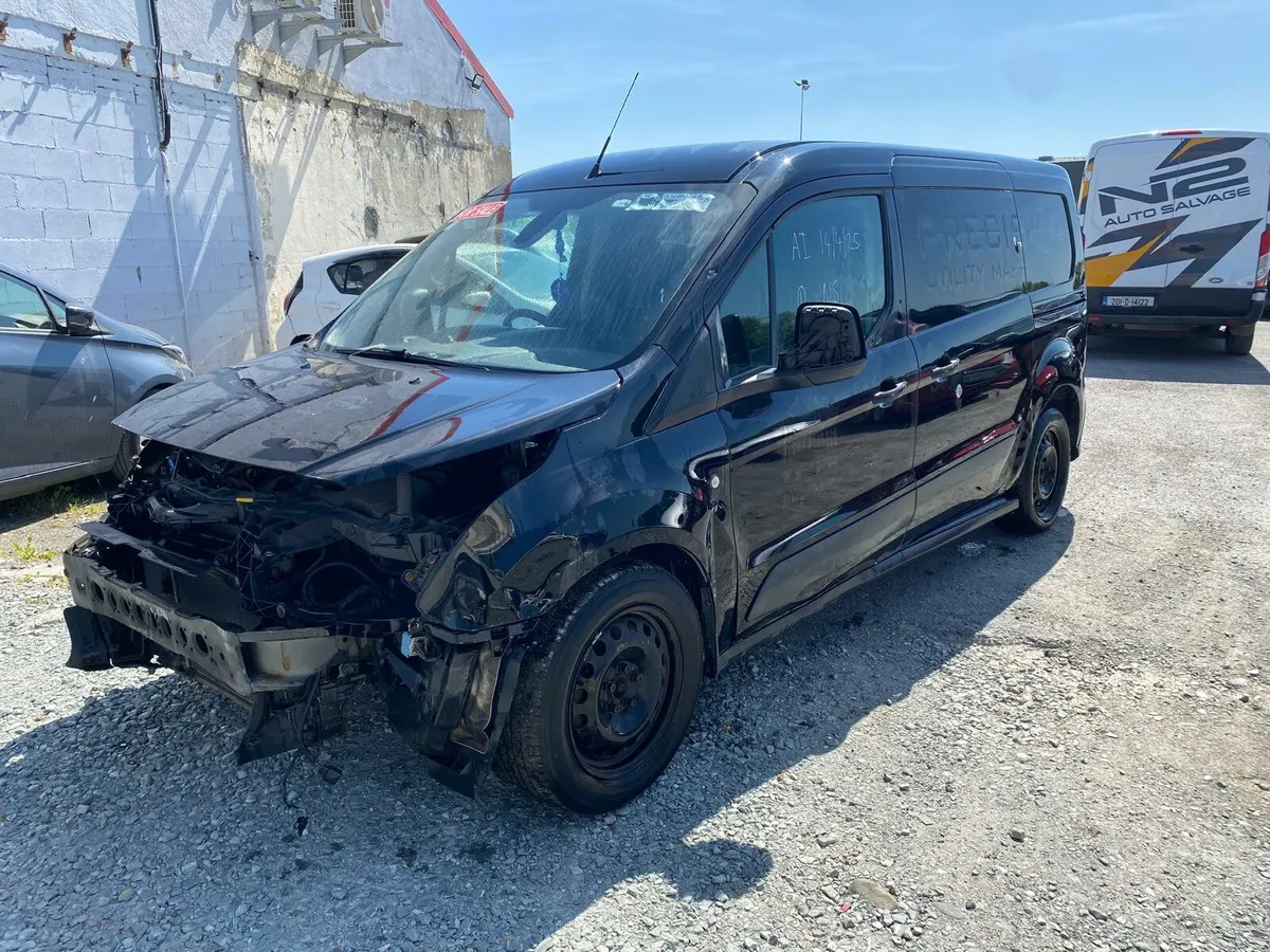 Ford Transit connect  2018 front damage - Image 2