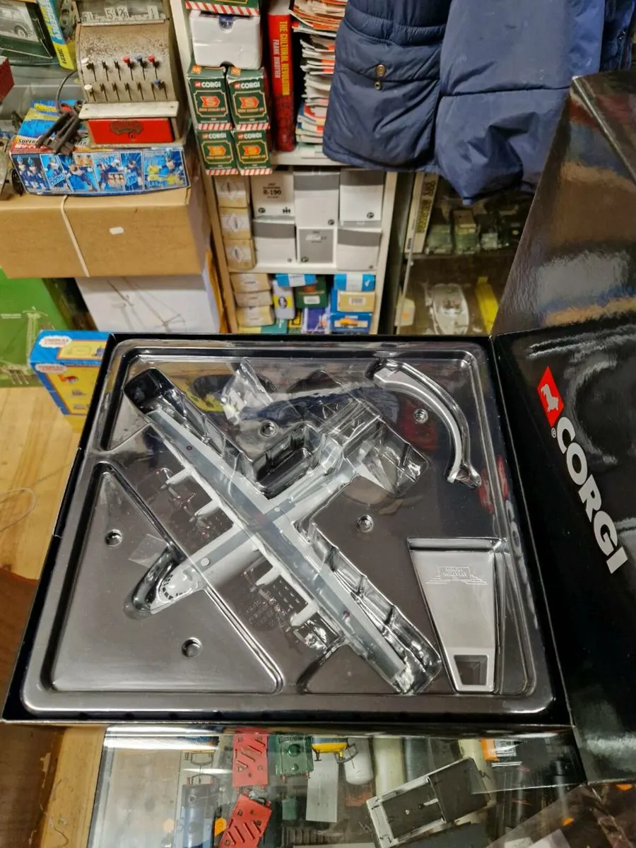 Corgi RAF Hercules 1:144 scale - Image 3