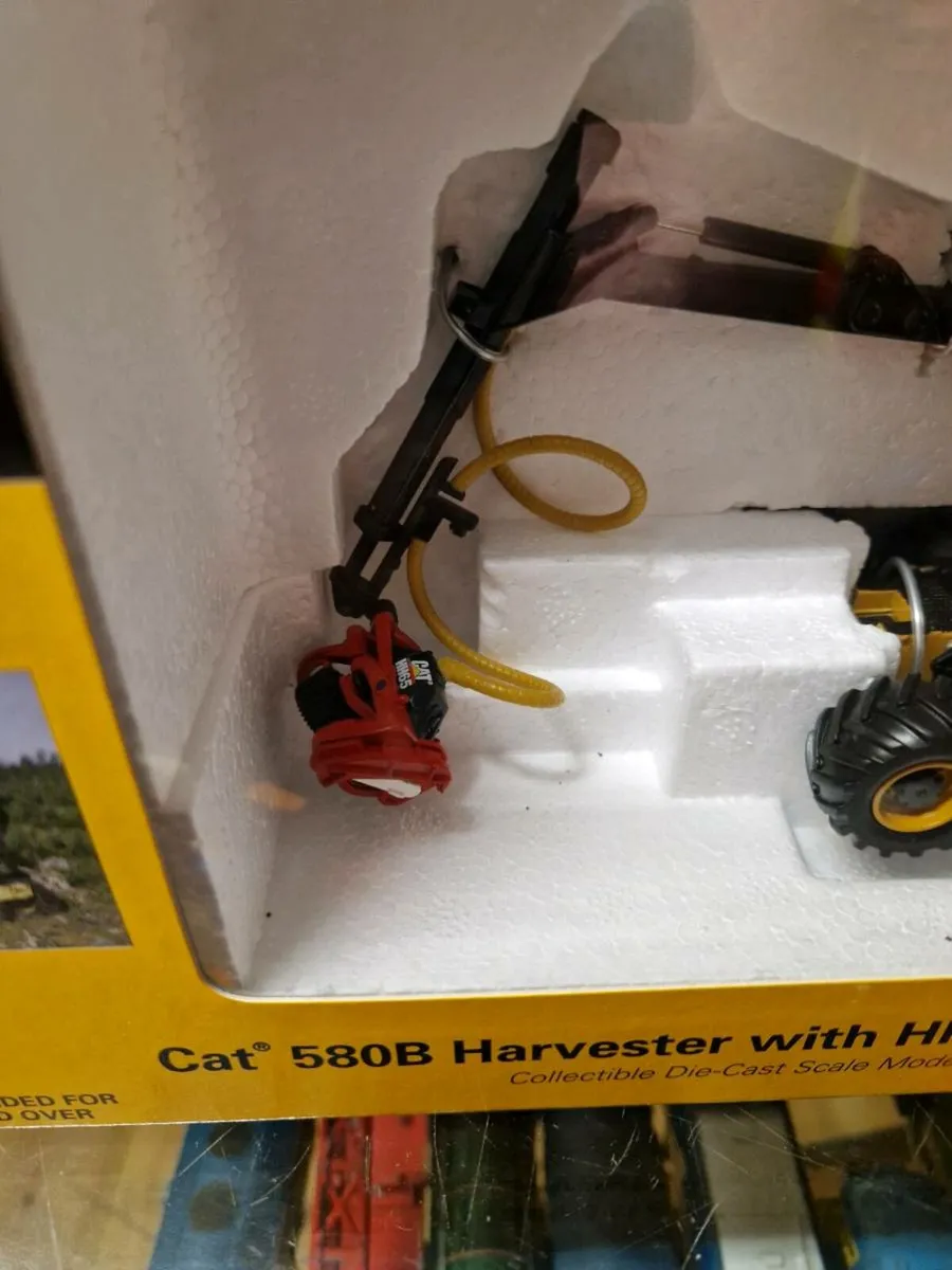 Corgi Norscot Caterpillar Tree Harvester 1.50 - Image 2