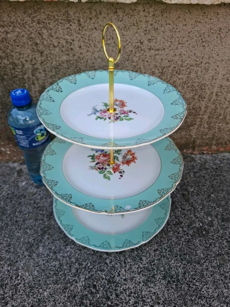 Mint 3 tiers cake stand postage possible - Image 2