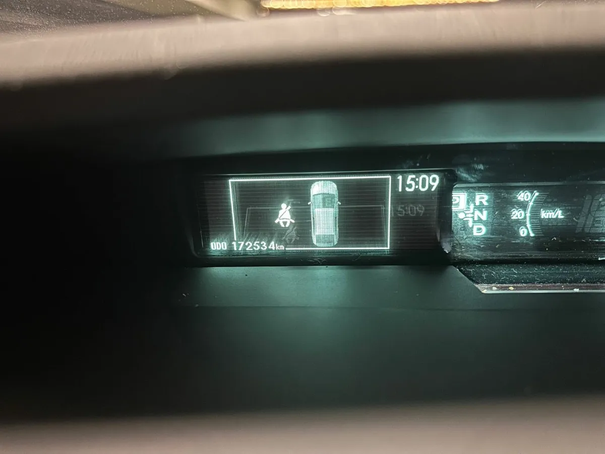 Toyota Prius 2015 - Image 3