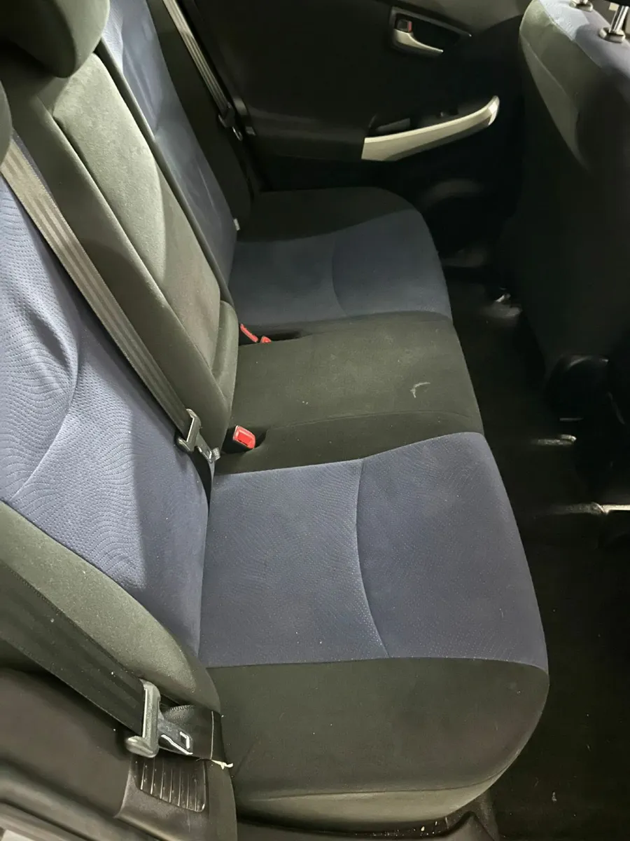 Toyota Prius 2015 - Image 4