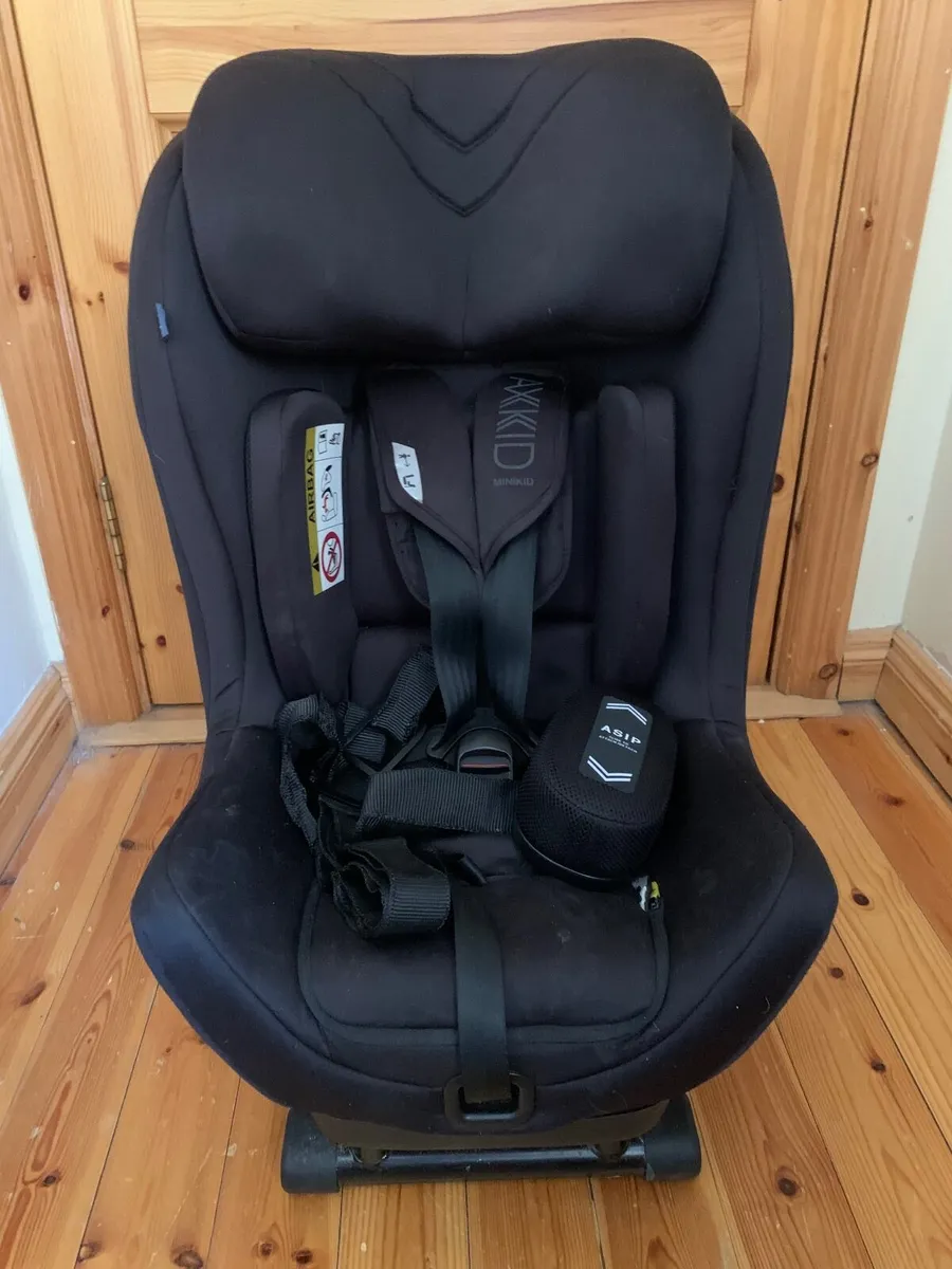 Axkid Minikid 3 car seat - Image 1