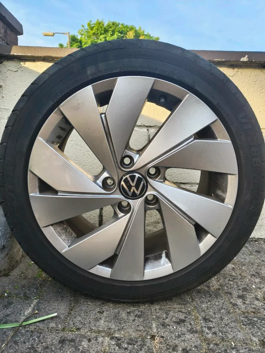 Volkswagen alloys and tires - Image 1