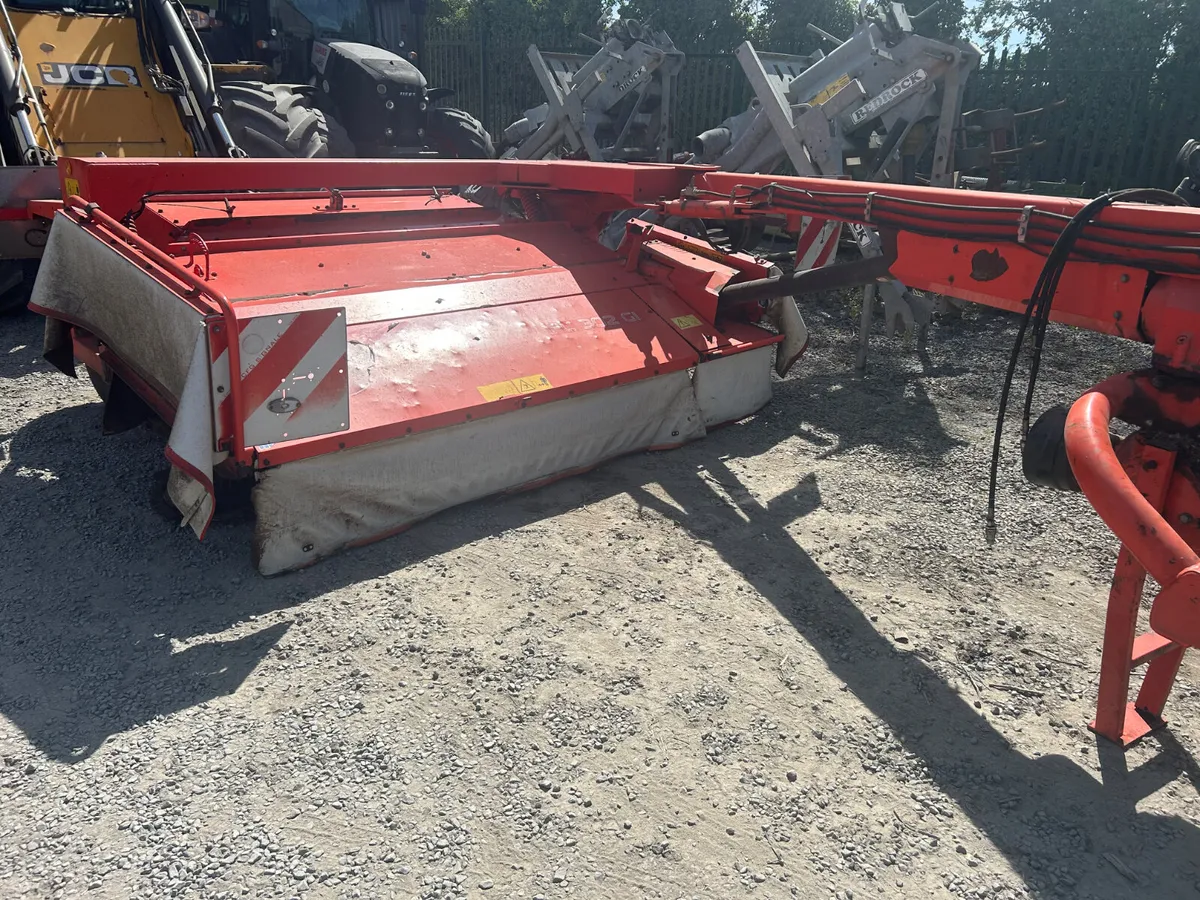 Kuhn trailed mower - Image 2