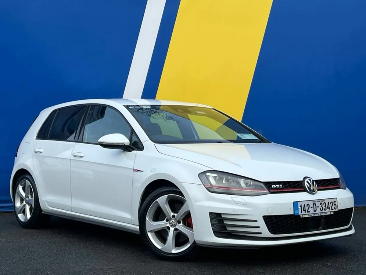 Volkswagen Golf GTI 2.0 TSI AUTO // TARTAN SPORT I - Image 1