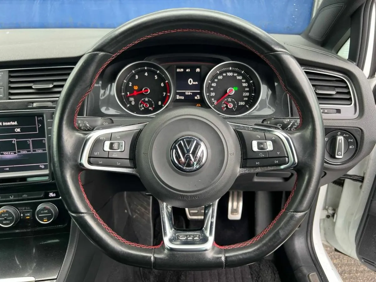 Volkswagen Golf GTI 2.0 TSI AUTO // TARTAN SPORT I - Image 4