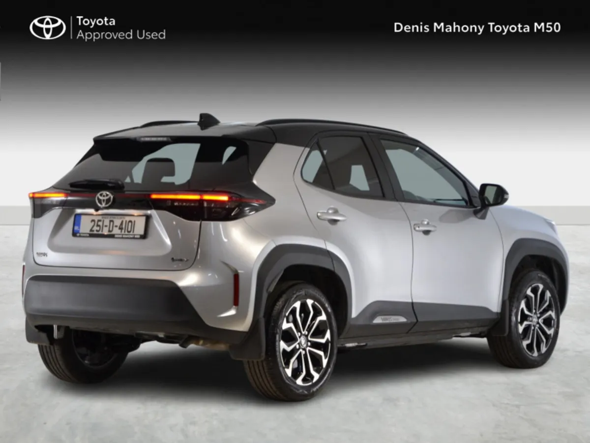 Toyota Yaris Cross Luna Sport Hybrid Auto - Image 2
