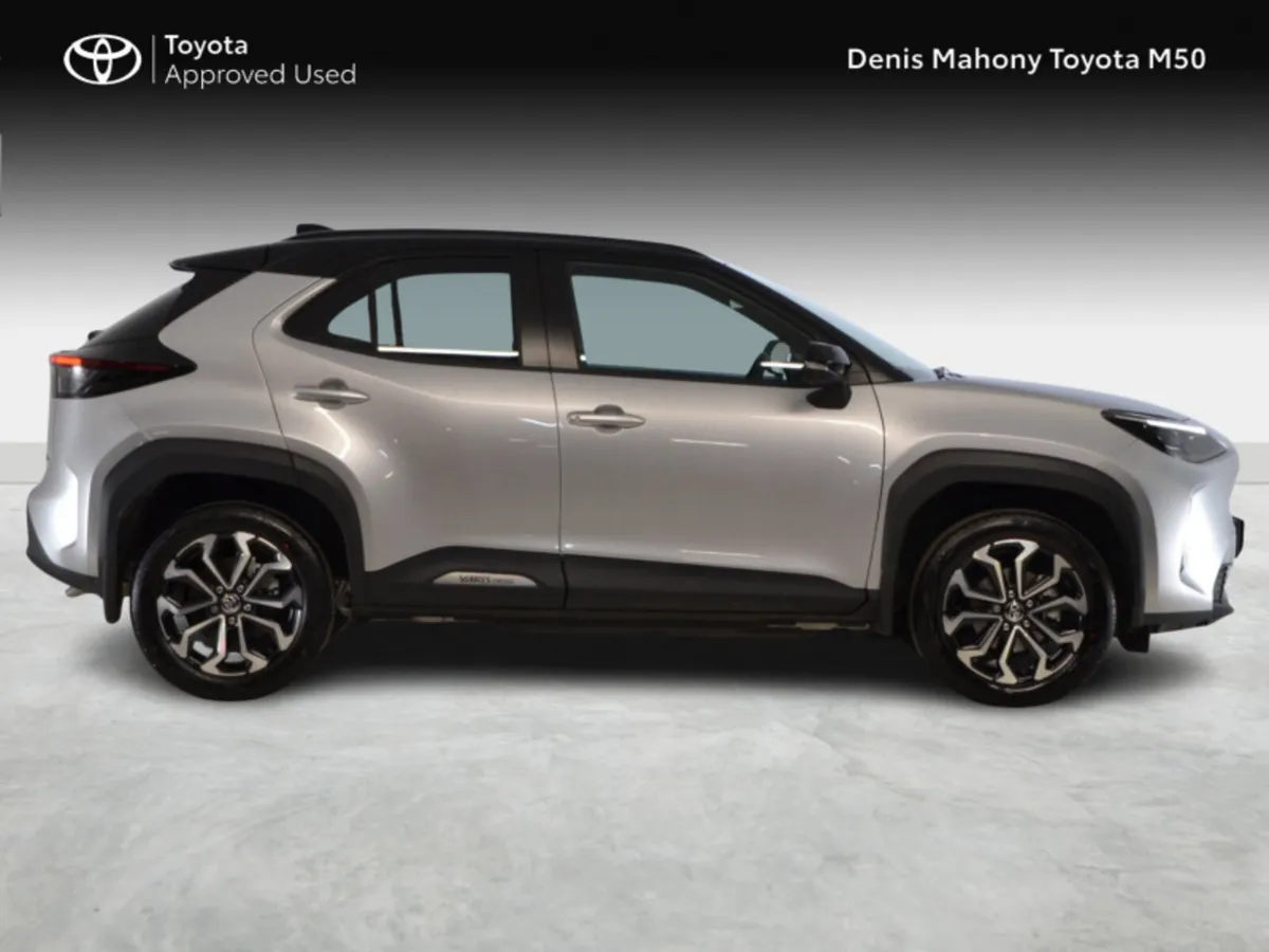 Toyota Yaris Cross Luna Sport Hybrid Auto - Image 3