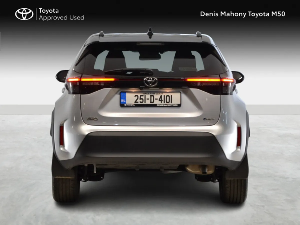 Toyota Yaris Cross Luna Sport Hybrid Auto - Image 4