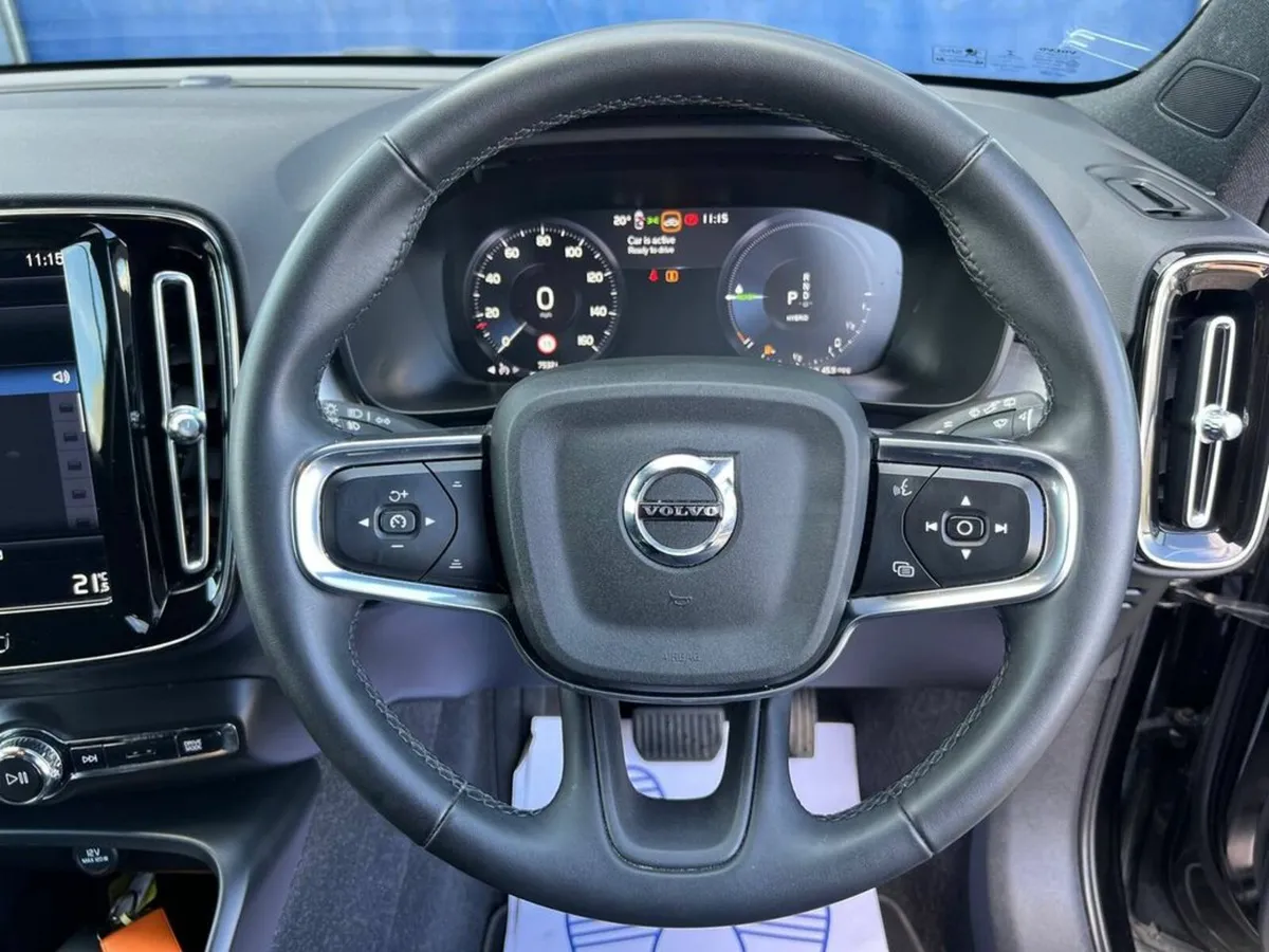 Volvo XC40 INSCRIPTION T4 1.5 RECHARGE PLUG-IN HYB - Image 4