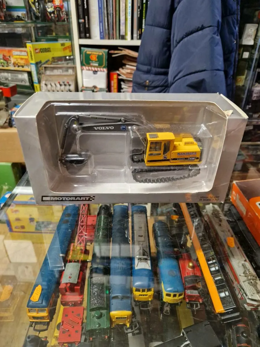 Corgi Motorart Volvo Excavator 1.50 - Image 1