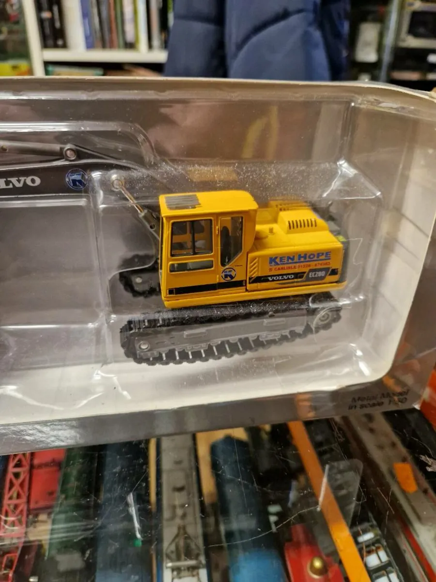 Corgi Motorart Volvo Excavator 1.50 - Image 4