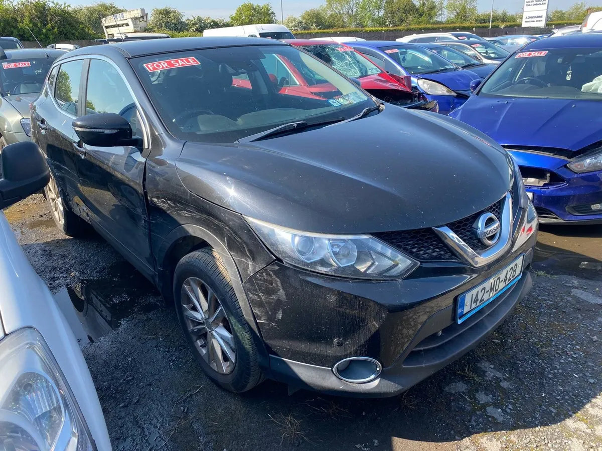 Nissan Qashqai 2014 side damage Driving - Image 4
