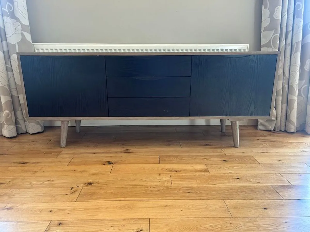 Dining Table, chairs & sideboard - Image 3
