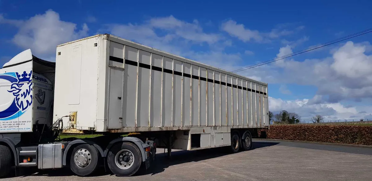 2 Axle Horse Box - Image 1