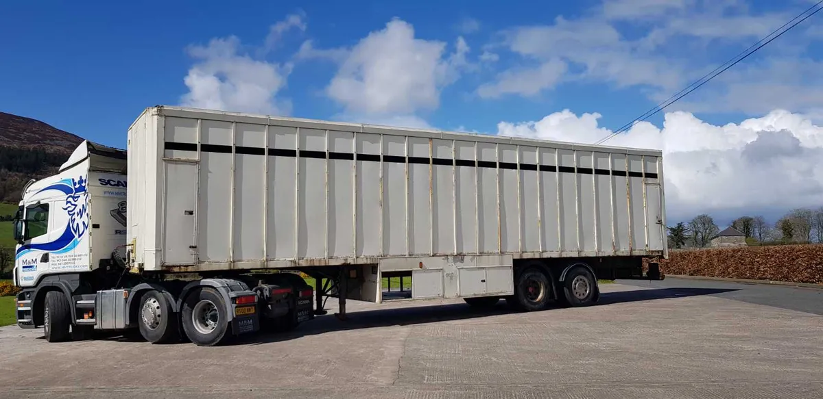 2 Axle Horse Box - Image 4