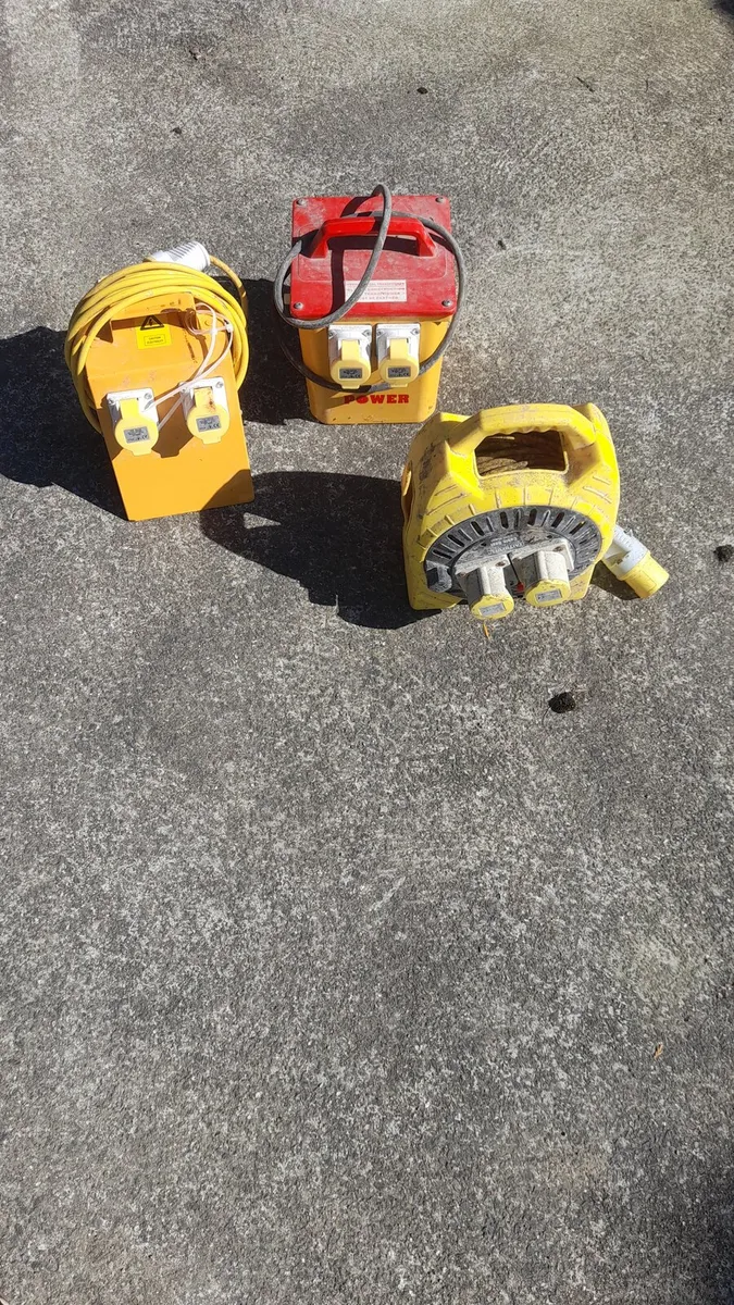 110v transformer, 4way splitter box, Reel - Image 1