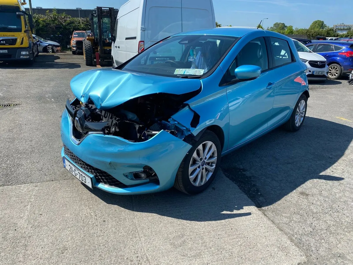 Renault zoe 2021 light front damage - Image 3