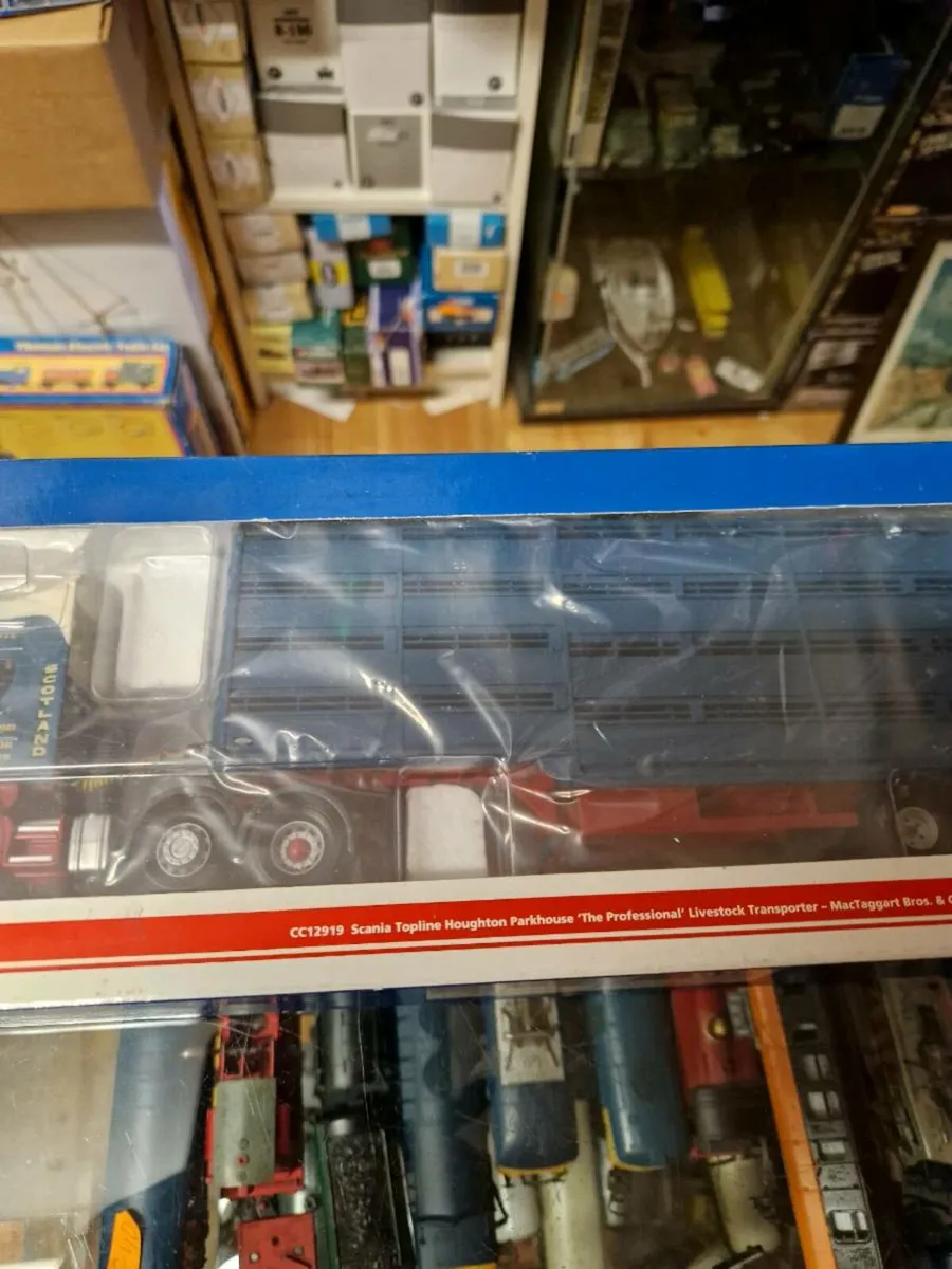 Corgi Scania Tractor Unit with Livestock Trailer 1 - Image 3