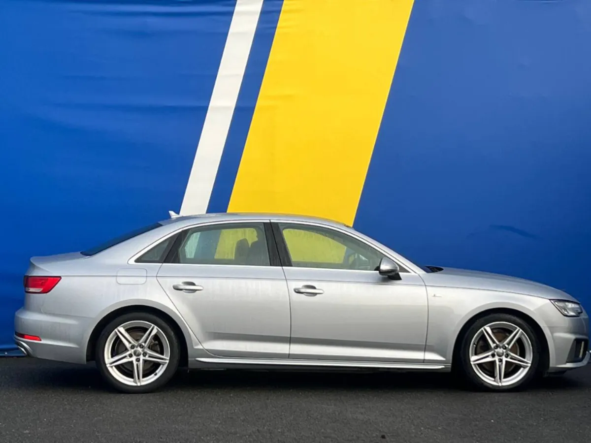 Audi A4 2.0 TDI S-LINE AUTO // 18" S-LINE ALLOYS / - Image 2