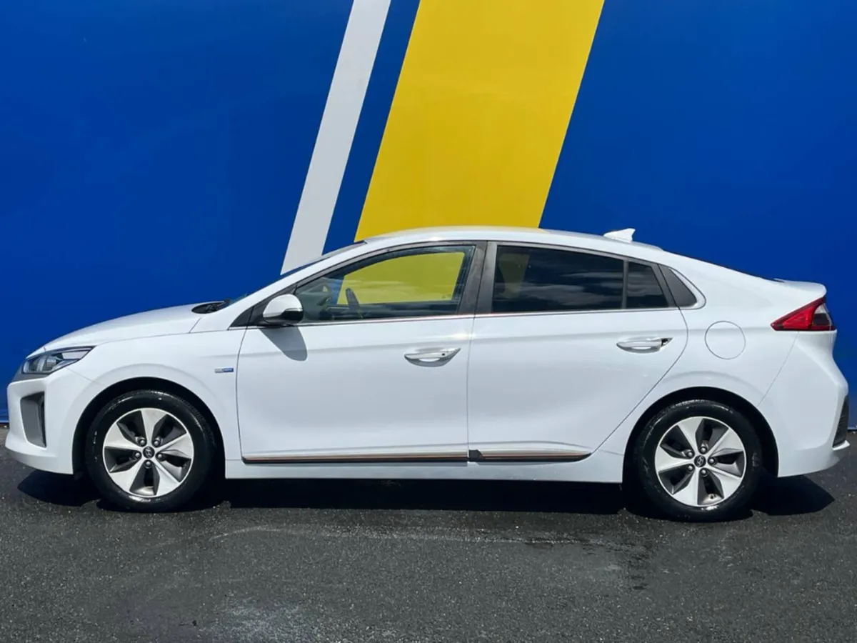 Hyundai IONIQ EV AUTO // HEATED SEATS // SATELLITE - Image 3