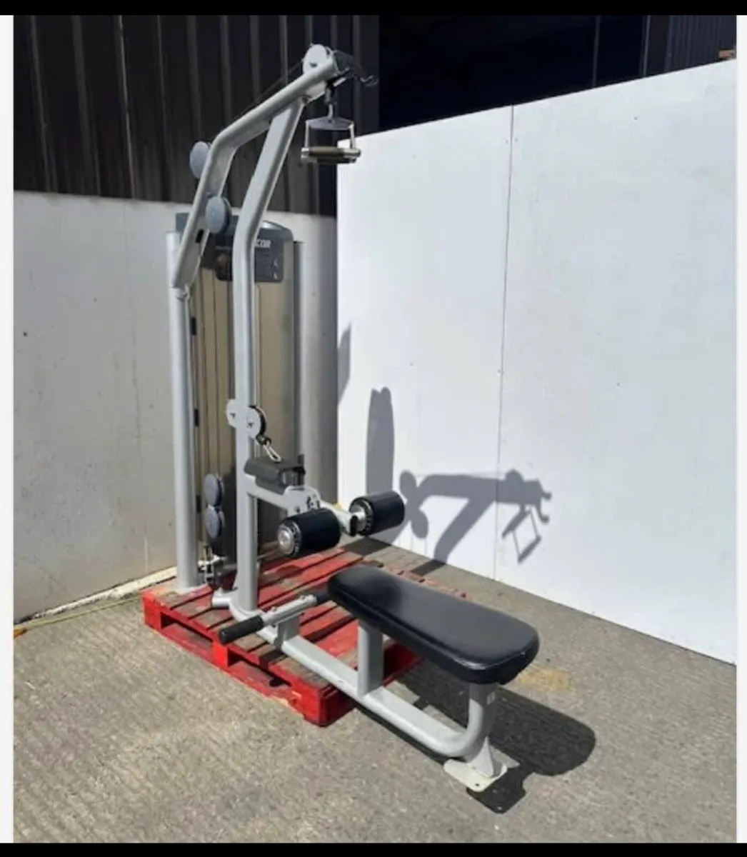 Precor lat pulldown - Image 3