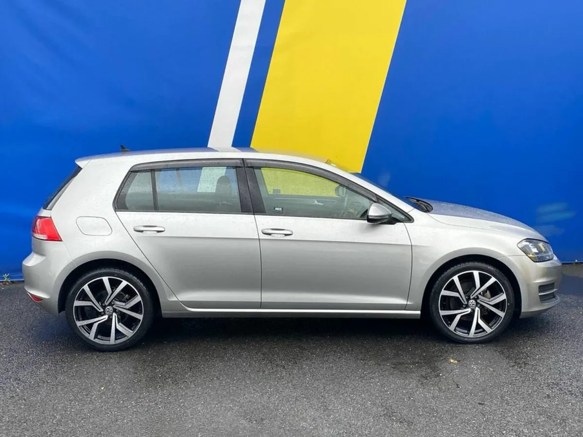 Volkswagen Golf 40TH EDITION R-LINE PACK 1.2 TSI A - Image 2