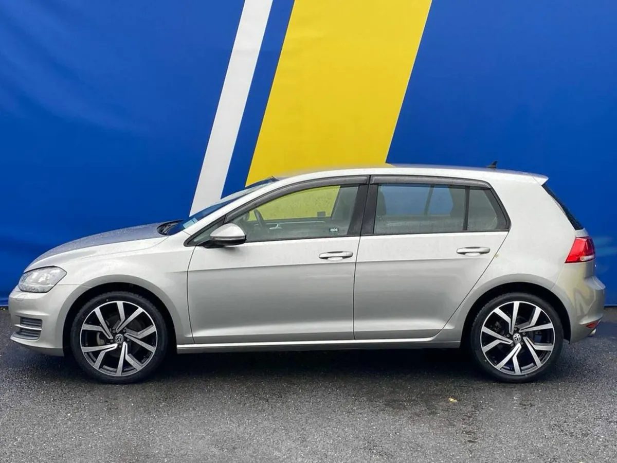 Volkswagen Golf 40TH EDITION R-LINE PACK 1.2 TSI A - Image 3