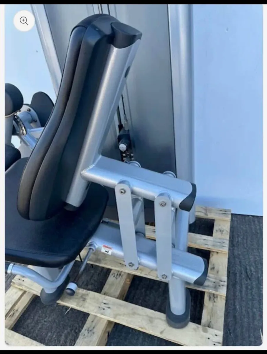 Life fitness signature leg extension - Image 3