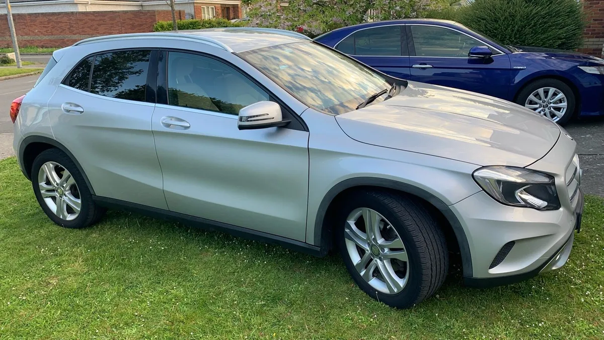 Mercedes Benz GLA 220D - Image 4