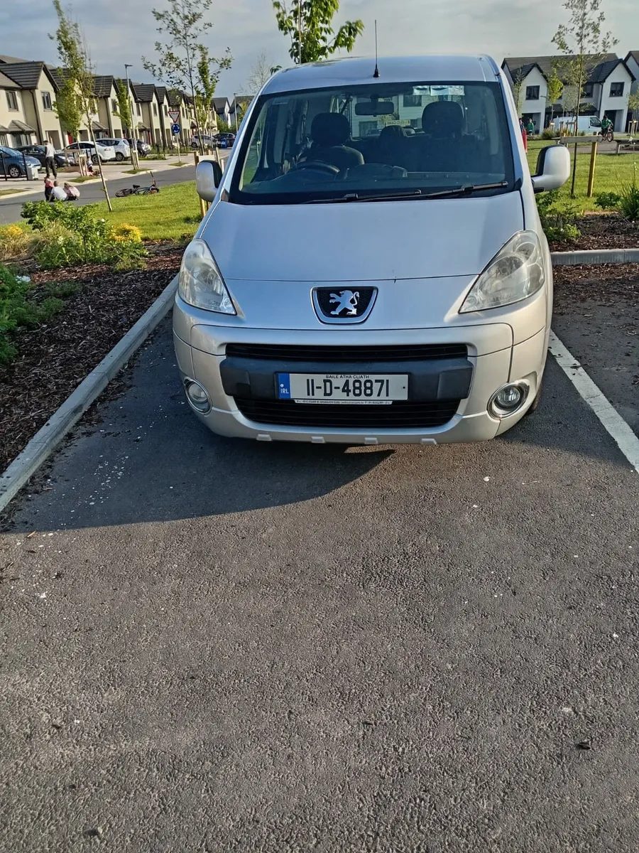 2011 wheelchair accessible peugeot partner - Image 1
