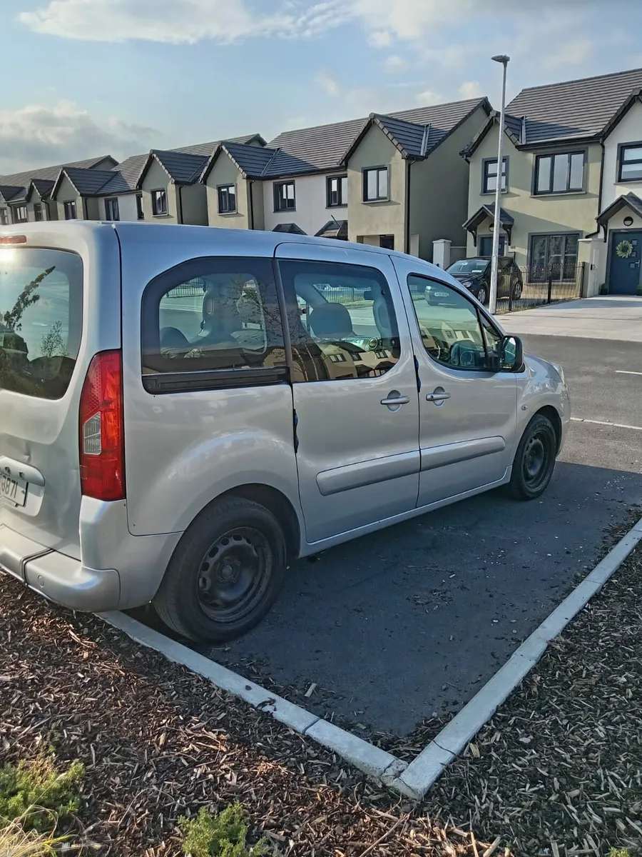 2011 wheelchair accessible peugeot partner - Image 2