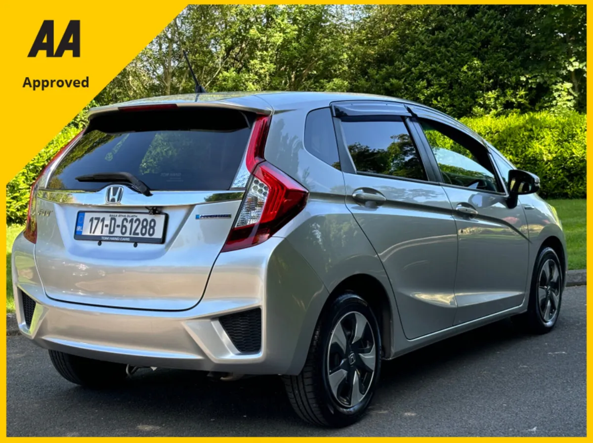 Honda Fit 1.5 HYBRID AUTO 2017 *APPLE CARPLAY* - Image 3