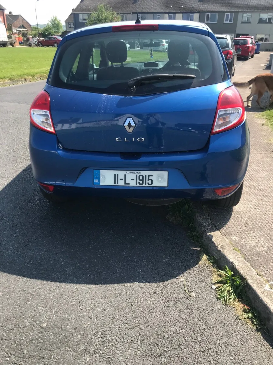 Renault Clio 2011 - Image 2