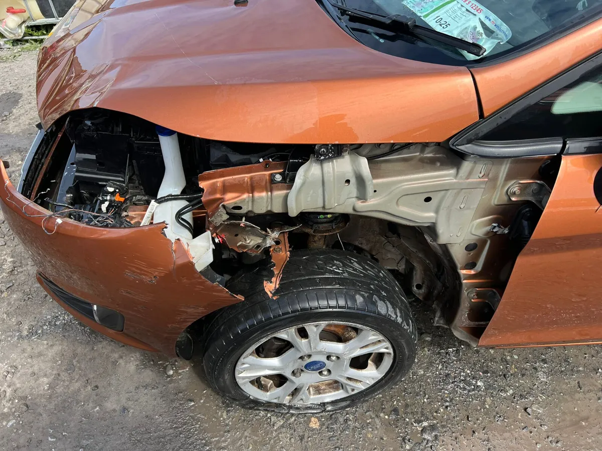 2014 Ford Fiesta 1.25 Petrol only 135 kms - Image 3